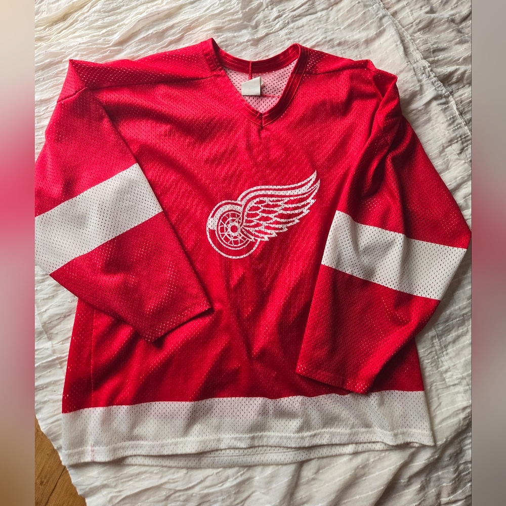 Vintage 90's Detroit Red Wings Practice Jersey
